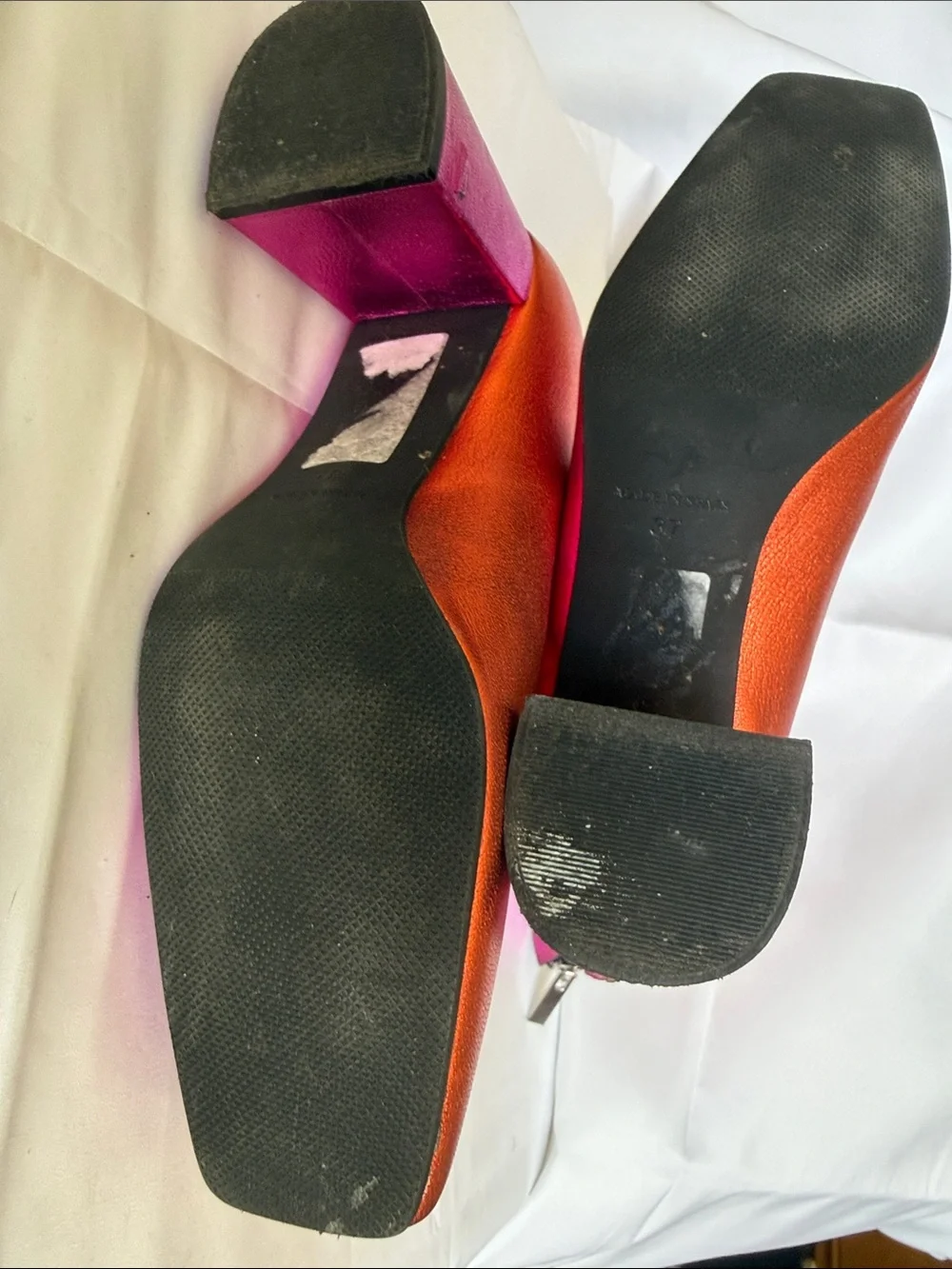 Intentionally Blank Tabitha Metallic Heeled Boot in split Magenta & Orange • 7 - Picture 7 of 8